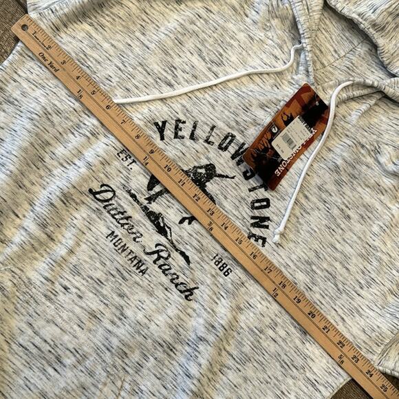NWT Paramount Network's Yellowstone Women's Bronco Graphic Hoodie Size L - Picture 6 of 7